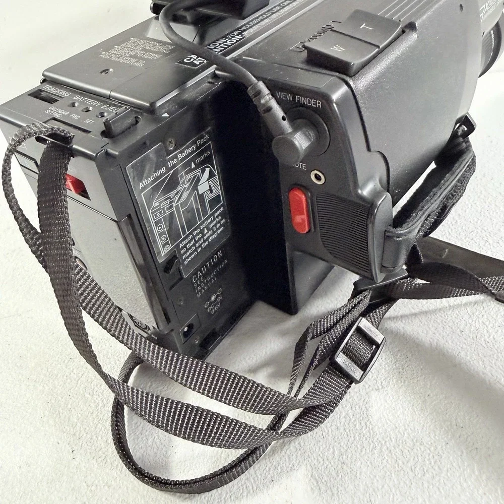 Sharp‎ VL-C73C VHS-C Camcorder Video Camera POWERS ON AS IS READ